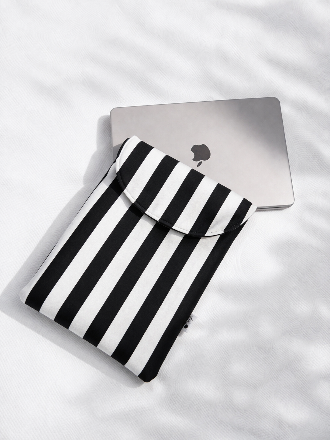 Laptop case waterproof